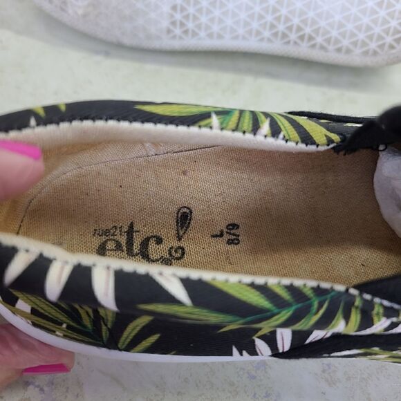 Etc. Slight Platform Slip On Sneaker Large (8-9) - Picture 7 of 7